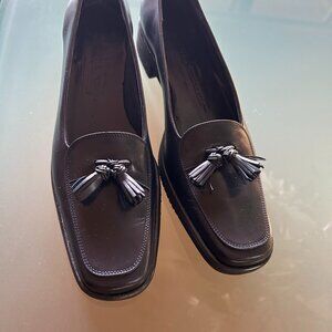 Salvatore Ferragamo Regatta Midnight - Size 6AAAA